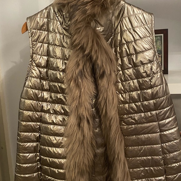 365 Days Gold And Fur Vest Size 
